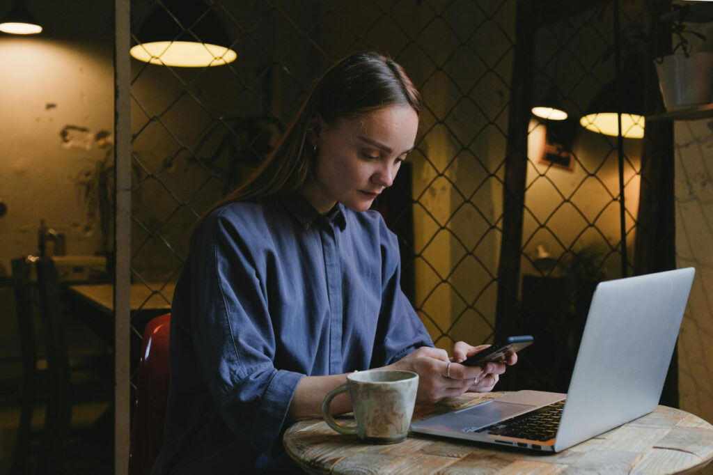 Desk Mobile - Modernizing Tech