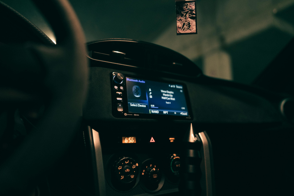 Vehicle Navigation Infotainment Console